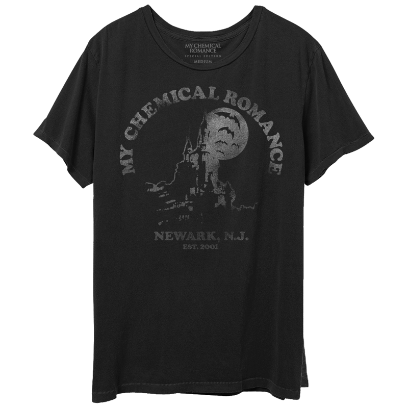 HAUNTED CASTLE DISTRESSED T-SHIRT